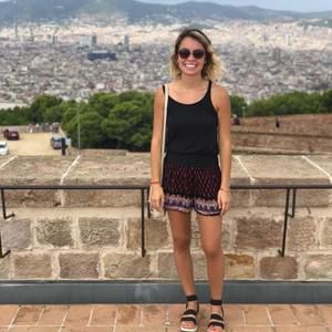 Meet your Posher, Lia